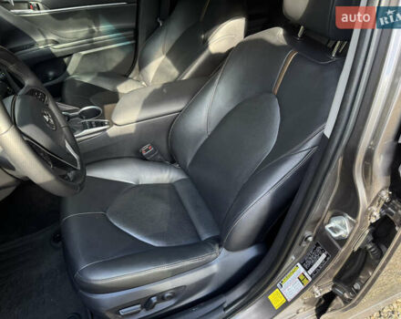 Тойота Камри 2021 в Киеве на Automoto.ua Серый Тойота Камри, объемом двигателя 2.49 л и пробегом 117 тыс. км за 24500 $, фото 8 на Automoto.ua
