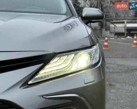 Серый Тойота Камри, объемом двигателя 2.49 л и пробегом 200 тыс. км за 28500 $, фото 7 на Automoto.ua