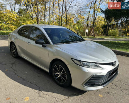 Тойота Камри 2021 в Киеве на Automoto.ua Серый Тойота Камри, объемом двигателя 2.49 л и пробегом 78 тыс. км за 25500 $, фото 3 на Automoto.ua