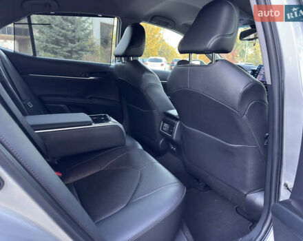 Тойота Камри 2021 в Днепре (Днепропетровске) на Automoto.ua Серый Тойота Камри, объемом двигателя 2.49 л и пробегом 78 тыс. км за 28999 $, фото 36 на Automoto.ua