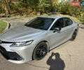 Тойота Камри 2021 в Киеве на Automoto.ua Серый Тойота Камри, объемом двигателя 2.49 л и пробегом 78 тыс. км за 25500 $, фото 5 на Automoto.ua