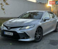 Тойота Камри 2021 в Днепре (Днепропетровске) на Automoto.ua Серый Тойота Камри, объемом двигателя 2.49 л и пробегом 78 тыс. км за 28999 $, фото 1 на Automoto.ua