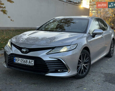 Тойота Камри 2021 в Днепре (Днепропетровске) на Automoto.ua Серый Тойота Камри, объемом двигателя 2.49 л и пробегом 78 тыс. км за 28999 $, фото 1 на Automoto.ua