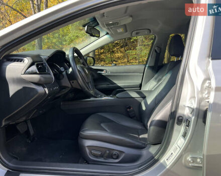 Тойота Камри 2021 в Киеве на Automoto.ua Серый Тойота Камри, объемом двигателя 2.49 л и пробегом 78 тыс. км за 25500 $, фото 20 на Automoto.ua