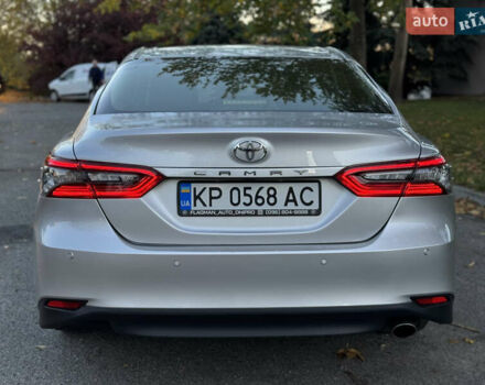 Тойота Камри 2021 в Днепре (Днепропетровске) на Automoto.ua Серый Тойота Камри, объемом двигателя 2.49 л и пробегом 78 тыс. км за 28999 $, фото 2 на Automoto.ua