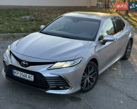Тойота Камри 2021 в Днепре (Днепропетровске) на Automoto.ua Серый Тойота Камри, объемом двигателя 2.49 л и пробегом 78 тыс. км за 28999 $, фото 11 на Automoto.ua