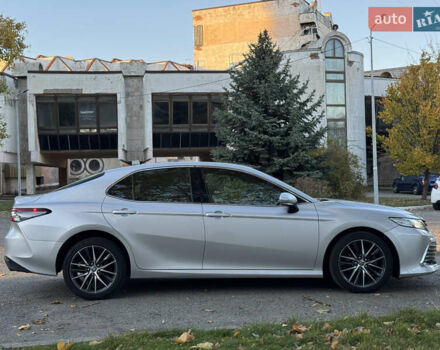 Тойота Камри 2021 в Днепре (Днепропетровске) на Automoto.ua Серый Тойота Камри, объемом двигателя 2.49 л и пробегом 78 тыс. км за 28999 $, фото 4 на Automoto.ua