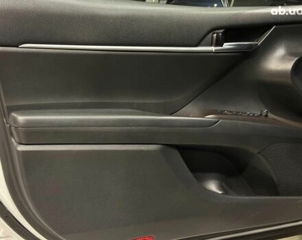 Серый Тойота Камри, объемом двигателя 2.5 л и пробегом 27 тыс. км за 27490 $, фото 11 на Automoto.ua