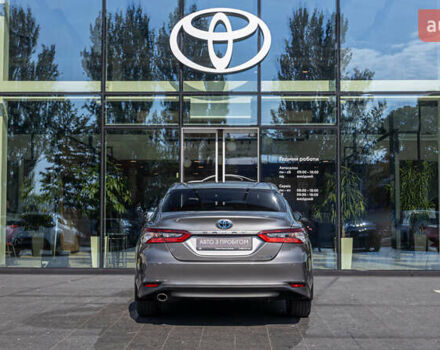 Серый Тойота Камри, объемом двигателя 2.49 л и пробегом 33 тыс. км за 34236 $, фото 3 на Automoto.ua