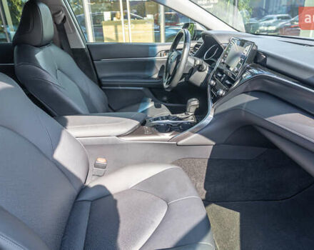 Серый Тойота Камри, объемом двигателя 2.49 л и пробегом 33 тыс. км за 34236 $, фото 5 на Automoto.ua