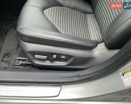 Серый Тойота Камри, объемом двигателя 2.49 л и пробегом 56 тыс. км за 27000 $, фото 11 на Automoto.ua