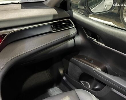 Серый Тойота Камри, объемом двигателя 2.5 л и пробегом 27 тыс. км за 27490 $, фото 22 на Automoto.ua