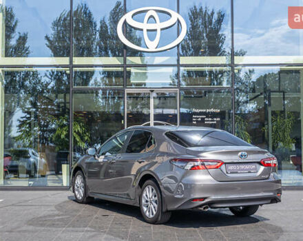 Серый Тойота Камри, объемом двигателя 2.49 л и пробегом 33 тыс. км за 34236 $, фото 1 на Automoto.ua