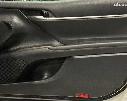 Серый Тойота Камри, объемом двигателя 2.5 л и пробегом 27 тыс. км за 27490 $, фото 25 на Automoto.ua