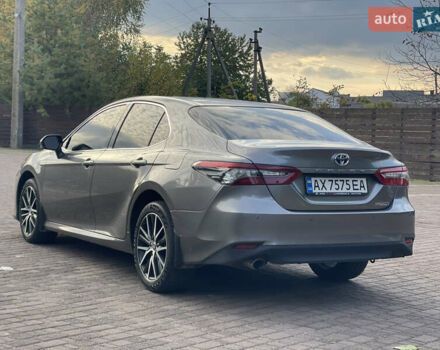 Серый Тойота Камри, объемом двигателя 2.49 л и пробегом 18 тыс. км за 30800 $, фото 5 на Automoto.ua