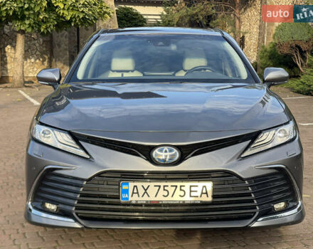 Серый Тойота Камри, объемом двигателя 2.49 л и пробегом 18 тыс. км за 30800 $, фото 1 на Automoto.ua