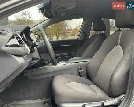 Серый Тойота Камри, объемом двигателя 2.5 л и пробегом 35 тыс. км за 31500 $, фото 9 на Automoto.ua