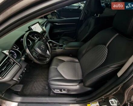 Сірий Тойота Камрі, об'ємом двигуна 2.49 л та пробігом 31 тис. км за 31990 $, фото 43 на Automoto.ua