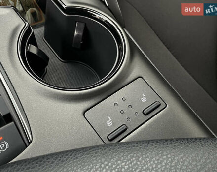 Серый Тойота Камри, объемом двигателя 2.5 л и пробегом 35 тыс. км за 31500 $, фото 19 на Automoto.ua