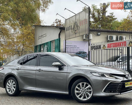 Серый Тойота Камри, объемом двигателя 2.5 л и пробегом 35 тыс. км за 31500 $, фото 3 на Automoto.ua
