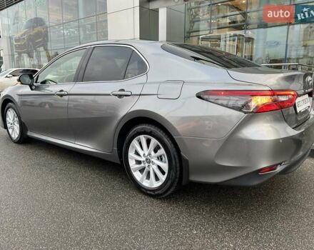 Сірий Тойота Камрі, об'ємом двигуна 2.49 л та пробігом 57 тис. км за 32466 $, фото 4 на Automoto.ua