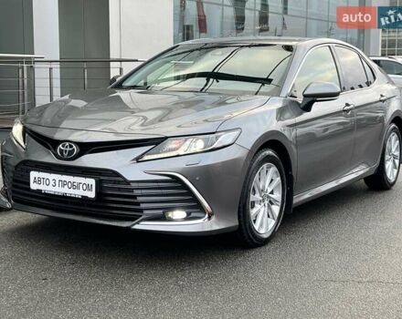 Сірий Тойота Камрі, об'ємом двигуна 2.49 л та пробігом 57 тис. км за 32466 $, фото 2 на Automoto.ua
