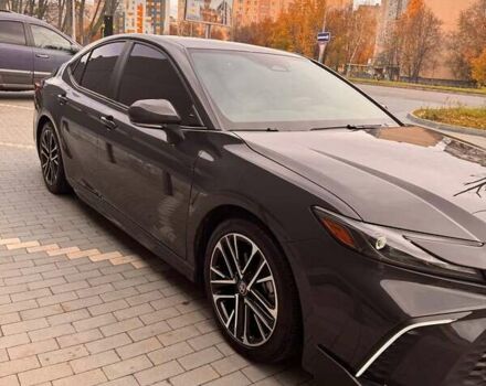 Серый Тойота Камри, объемом двигателя 2.49 л и пробегом 105 тыс. км за 35000 $, фото 2 на Automoto.ua