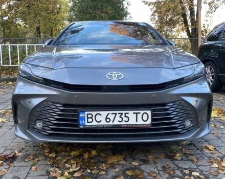 Сірий Тойота Камрі, об'ємом двигуна 2.5 л та пробігом 3 тис. км за 45131 $, фото 1 на Automoto.ua