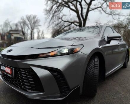 Серый Тойота Камри, объемом двигателя 2.5 л и пробегом 21 тыс. км за 39990 $, фото 1 на Automoto.ua