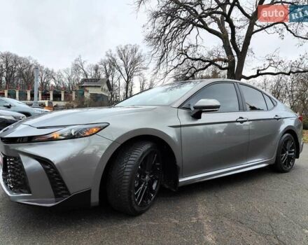 Серый Тойота Камри, объемом двигателя 2.5 л и пробегом 21 тыс. км за 39990 $, фото 3 на Automoto.ua