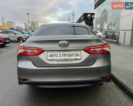 Сірий Тойота Камрі, об'ємом двигуна 2.49 л та пробігом 57 тис. км за 32466 $, фото 5 на Automoto.ua