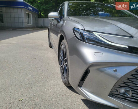 Сірий Тойота Камрі, об'ємом двигуна 2.49 л та пробігом 4 тис. км за 50999 $, фото 3 на Automoto.ua