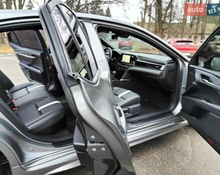 Серый Тойота Камри, объемом двигателя 2.5 л и пробегом 21 тыс. км за 39990 $, фото 29 на Automoto.ua