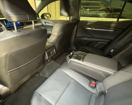 Серый Тойота Камри, объемом двигателя 2.49 л и пробегом 15 тыс. км за 50000 $, фото 2 на Automoto.ua