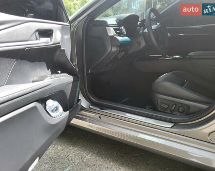 Сірий Тойота Камрі, об'ємом двигуна 2.49 л та пробігом 4 тис. км за 50999 $, фото 7 на Automoto.ua