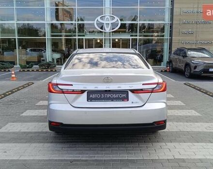 Сірий Тойота Камрі, об'ємом двигуна 2.49 л та пробігом 3 тис. км за 52446 $, фото 3 на Automoto.ua