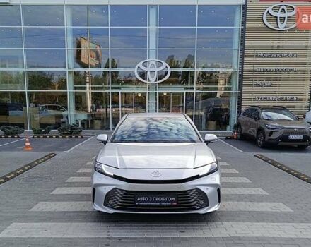 Сірий Тойота Камрі, об'ємом двигуна 2.49 л та пробігом 3 тис. км за 52446 $, фото 4 на Automoto.ua