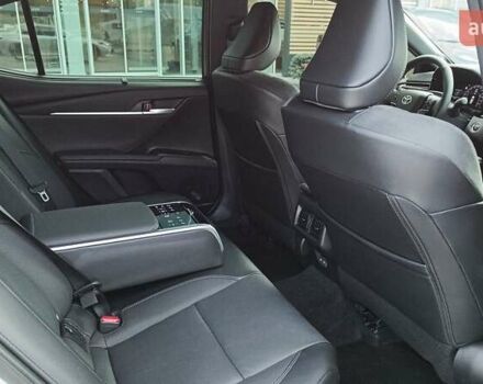 Сірий Тойота Камрі, об'ємом двигуна 2.49 л та пробігом 3 тис. км за 52446 $, фото 6 на Automoto.ua