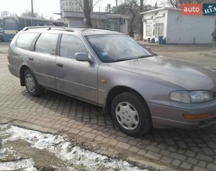 Серый Тойота Камри, объемом двигателя 2.2 л и пробегом 550 тыс. км за 1700 $, фото 2 на Automoto.ua