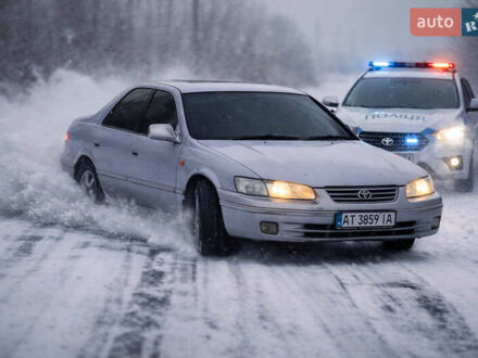 Сірий Тойота Камрі, об'ємом двигуна 2.2 л та пробігом 420 тис. км за 2800 $, фото 1 на Automoto.ua