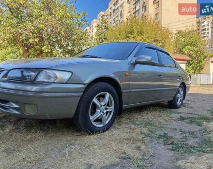 Серый Тойота Камри, объемом двигателя 2.2 л и пробегом 348 тыс. км за 4800 $, фото 1 на Automoto.ua