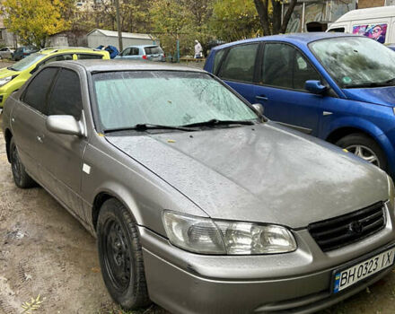 Серый Тойота Камри, объемом двигателя 2.2 л и пробегом 400 тыс. км за 2900 $, фото 1 на Automoto.ua