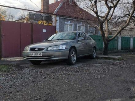 Серый Тойота Камри, объемом двигателя 2.2 л и пробегом 350 тыс. км за 2999 $, фото 1 на Automoto.ua