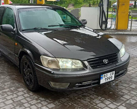 Серый Тойота Камри, объемом двигателя 3 л и пробегом 300 тыс. км за 2777 $, фото 1 на Automoto.ua