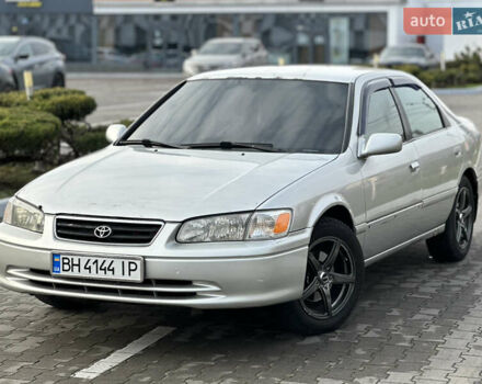 Сірий Тойота Камрі, об'ємом двигуна 2.2 л та пробігом 320 тис. км за 2599 $, фото 1 на Automoto.ua