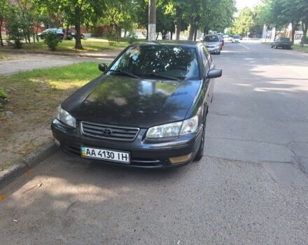 Серый Тойота Камри, объемом двигателя 3 л и пробегом 520 тыс. км за 3300 $, фото 1 на Automoto.ua