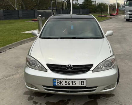 Серый Тойота Камри, объемом двигателя 2.4 л и пробегом 420 тыс. км за 6200 $, фото 1 на Automoto.ua