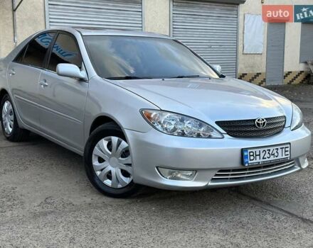 Серый Тойота Камри, объемом двигателя 2.36 л и пробегом 300 тыс. км за 5200 $, фото 1 на Automoto.ua