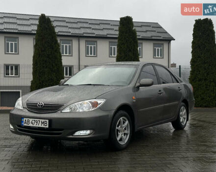 Серый Тойота Камри, объемом двигателя 2.36 л и пробегом 617 тыс. км за 5700 $, фото 1 на Automoto.ua