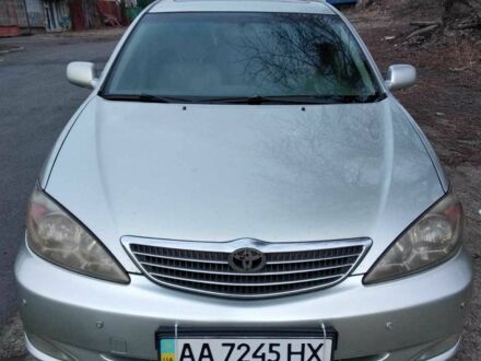 Серый Тойота Камри, объемом двигателя 2.4 л и пробегом 528 тыс. км за 4700 $, фото 1 на Automoto.ua